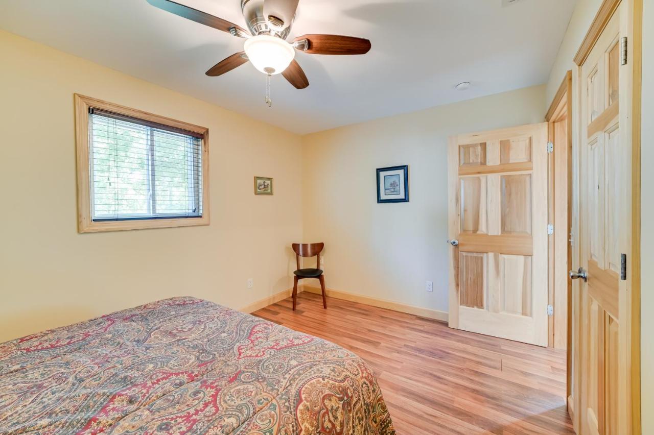 Kentucky Lake Getaway With Lookout Deck, Water View! New Concord Esterno foto